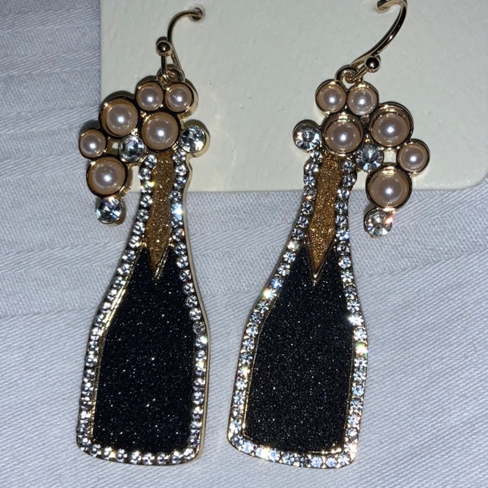 ITS CHAMPAGNE BOTTLE EARRINGS - new